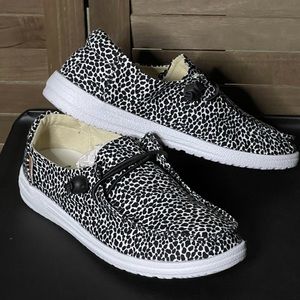 Corky’s Kayak black leopard. Size 6. Brand new!